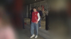 Ντορέττα Παπαδημητρίου και Γιώργος Γεροντιδάκης: Χωρίστηκαν μόλις αντιλήφθηκαν την τηλεοπτική κάμερα - Δείτε το βίντεο