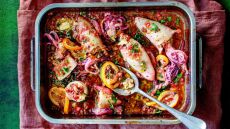 Πασχαλινό ημερολόγιο 2025: Έθιμα και 3 συνταγές για τη Μεγάλη Δευτέρα