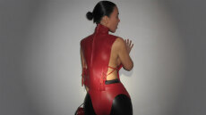 Η Κιμ Καρντάσιαν μεταμορφώνεται σε… δερμάτινη catwoman 