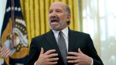 «Εις βάθος» τηλεφωνική ανταλλαγή απόψεων του Ιάπωνα διαπραγματευτή για τους δασμούς με τον Αμερικανό υπουργό Εμπορίου