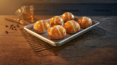 Πασχαλινά γλυκά ψωμάκια (Hot cross buns)