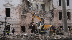 Βίντεο: Η στιγμή που ρωσικοί βαλλιστικοί πύραυλοι χτυπούν την Σούμι στην Ουκρανία - Τουλάχιστον 34 νεκροί 