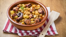 Ρεβίθια με θαλασσινά - Ένα σαρακοστιανό ντουέτο για νόστιμη νηστεία