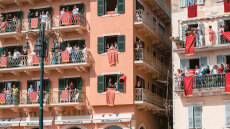 Το κοινό Πάσχα με τους καθολικούς ανοίγει την καλύτερη σεζόν - Στο χωριό οι Έλληνες, σε city break και νησιά οι ξένοι