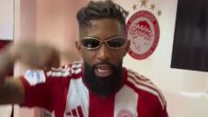 Ροντινέι: Τραγούδησε το «πάλι, πάλι» του Φέρρη στα ελληνικά για το 48ο πρωτάθλημα του Ολυμπιακού