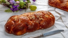 Τσουρέκια: Ποια είναι τα αγαπημένα μας σε όλη την Αθήνα