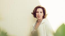 Αμαλία Μουτούση: Πρωταγωνιστεί στην  παράσταση «Η γυναίκα και ο ακροβάτης»