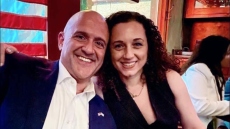 Έντι Ζεμενίδης: Πέθανε η γυναίκα του Βίκυ μετά από σκληρή μάχη με τον καρκίνο 