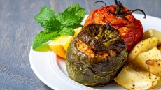 Φτιάχνουμε γεμιστά (σαν) της γιαγιάς 