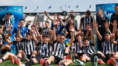  Βιεϊρίνια και Πέλκας έκαναν την απονομή της κούπας του πρωταθλήματος στην Κ-17 του ΠΑΟΚ - Βίντεο, φωτογραφίες