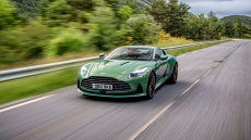 Η Aston Martin DB12 και σε έκδοση AMR