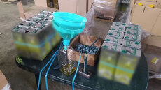 Θεσσαλονίκη: Συμμορία «βάφτιζε» ηλιέλαιο για παρθένο ελαιόλαδο και το πουλούσε στην Ευρώπη - Έβγαλαν €135.000