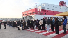 Αυξημένη η έξοδος των εκδρομέων τη Μ. Τετάρτη – Πάνω από 34.000 επιβάτες αναχώρησαν από τα λιμάνια της Αττικής