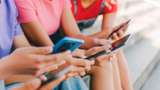 Τι είναι το Kids Wallet που μπορεί να γίνει «ασπίδα» για τα παιδιά στο διαδίκτυο