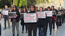 Vegans πραγματοποίησαν συγκέντρωση διαμαρτυρίας στο Σύνταγμα κατά της σφαγής αρνιών το Πάσχα - Δείτε βίντεο