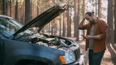 Βλάβη ή ατύχημα οχήματος στον δρόμο: Πώς υποστηρίζεται από τις ασφαλιστικές εταιρείες