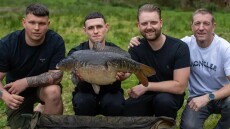 Ο Φιλ Φόντεν απολαμβάνει την ηρεμία του ψαρέματος και εντυπωσιάζει με τις ικανότητές του