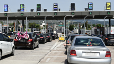 Σε εξέλιξη η μεγάλη έξοδος του καλοκαιριού: Γεμάτα τα πλοία και τα ΚΤΕΛ, αυξημένη κίνηση αυτή την ώρα στις εθνικές οδούς