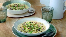 Μαγειρίτσα σούπα αυγολέμονο – Έθιμα, συμβουλές και συνταγή