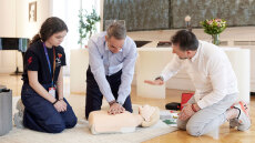 Μητσοτάκης: Παρακολούθησε επίδειξη ΚΑΡΠΑ από παιδιά και μέλη της οργάνωσης KIDS SAVE LIVES