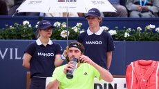 Τσιτσιπάς: Τραυματισμός στη μέση ο λόγος της αποχώρησης από τον προημιτελικό στο Barcelona Open