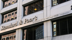 Standard & Poor's: Αναβάθμισε την ελληνική οικονομία κατά μία βαθμίδα στο BBB