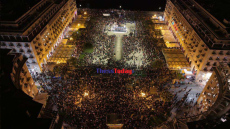 Δείτε αεροφωτογραφίες: Η εντυπωσιακή συνάντηση των πέντε Επιταφίων στην πλατεία Αριστοτέλους της Θεσσαλονίκης