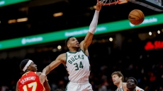 Αντετοκούνμπο: Για πρώτη φορά στην καριέρα του είναι ανοιχτός σε πιθανές νέες επιλογές, γράφει το ESPN