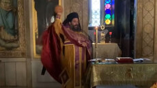 Με μπότια, βάγια και επευφημίες η πρώτη Ανάσταση στη Ρωσική Εκκλησία της Φιλελλήνων, δείτε βίντεο