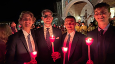 Παύλος Ντε Γκρες: Οι ευχές και η φωτογραφία με τους γιους του από το βράδυ της Ανάστασης