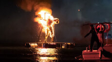 Το Κάψιμο του Ιούδα στο λιμάνι της Ερμιόνης - Δείτε φωτογραφίες από το πασχαλινό έθιμο