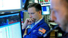 Δραματικό sell-off στη Wall Street – Ο Τραμπ αναζωπυρώνει τον εμπορικό πόλεμο ΗΠΑ–Κίνας
