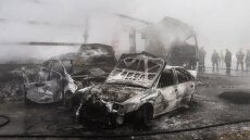 Βίντεο - σοκ: Η στιγμή που η νταλίκα πέφτει πάνω στα αυτοκίνητα και στα διόδια Πολυμύλου της Εγνατίας