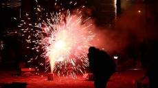 Κροτίδες: Το χειρότερο Πάσχα σε σοβαρούς τραυματισμούς και ακρωτηριασμούς – 10 άτομα στο ΚΑΤ