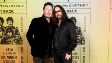 Τζον Λένον: Ο γιος του υπερασπίζεται τη σχέση του με τον ετεροθαλή αδερφό του - «Δεν δεχόμαστε συγκρίσεις»