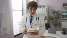 Πανεπιστημιακοί γιατροί: Ξεκαθαρίζει οριστικά το θολό τοπίο άσκησης ιδιωτικού έργου