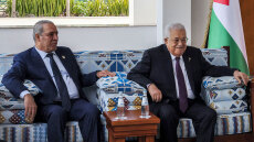 Ο πρόεδρος της Παλαιστινιακής Αρχής «έδειξε» ώς διάδοχό του πολιτικό που έχει στενές σχέσεις με το Ισραήλ