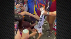 Οι οπαδοί της Μπαρτσελόνα έκαψαν τη φανέλα του Εμπαπέ πριν τον τελικό με τη Ρεάλ - Βίντεο