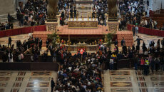 Κηδεία Πάπα Φραγκίσκου: Εψάλη το «Χριστός Ανέστη» στα ελληνικά