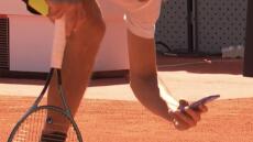 Madrid Open: O Ζβέρεφ πήρε το κινητό και τράβηξε φωτογραφία το σημάδι μετά από αμφισβητούμενη φάση! - Βίντεο