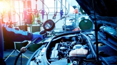 Δασμοί Τραμπ: Παγκόσμιες επιπτώσεις και στην αυτοκινητοβιομηχανία – Κόστος άνω των $100 δισ. 