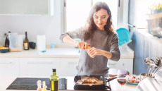 Η διατροφική μόδα που απειλεί τη γονιμότητα των γυναικών – Ένας γιατρός προειδοποιεί