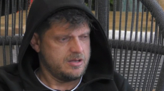 Big Brother: Σκέφτομαι τα παιδιά και τη γυναίκα μου, που ταλαιπωρείται έξω, είπε ο Χρήστος Ντεντόπουλος ενώ ξέσπασε σε κλάματα