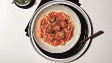 Η συνταγή της ημέρας. Σπαγγέτι με μοσχαρίσια κεφτεδάκια. Το μενού της εβδομάδας (5/5 έως 11/5)