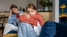 Η ψυχική υγεία παιδιών και εφήβων βρίσκεται σε κρίση – Η αυτοκτονία αποτελεί τη δεύτερη αιτία θανάτου