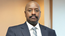 Ο αρχηγός του στρατού και γιος του προέδρου της Ουγκάντας λέει πως κρατά μέλος της αντιπολίτευσης που αγνοείται - «Τον έχω στο υπόγειό μου»