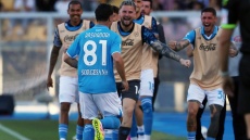 Η Νάπολι πλησιάζει στον τίτλο, πέρασε 1-0 από την Λέτσε, αναβολή στέψης για Μπάγερν, γκέλα της Άρσεναλ - Δείτε γκολ από τα γήπεδα της Ευρώπης