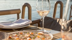 Blue Fish: Zero waste ψαροφαγία στο ωραιότερο σημείο της Bουλιαγμένης