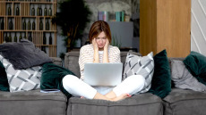 Εμμηνόπαυση: Ερευνητές ανακάλυψαν γιατί το μυαλό των γυναικών «θολώνει» – Ποια λύση προτείνουν