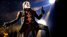 Οι Ghost έγιναν το πρώτο συγκρότημα της hard rock εδώ και τέσσερα χρόνια, που κατακτά την κορυφή του Billboard 200